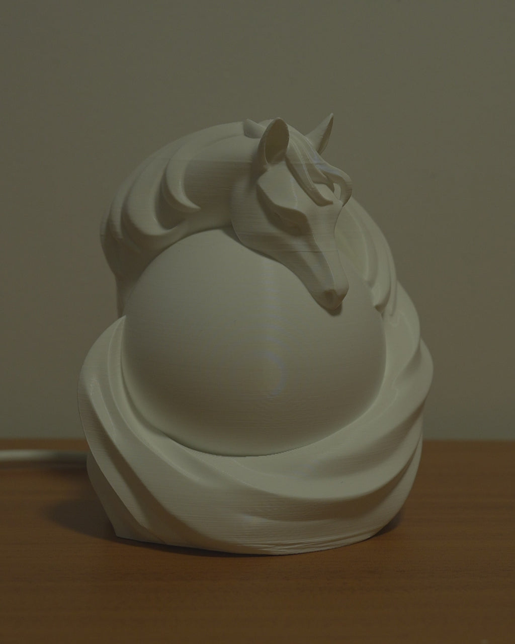 Video showing the horse lamp working.