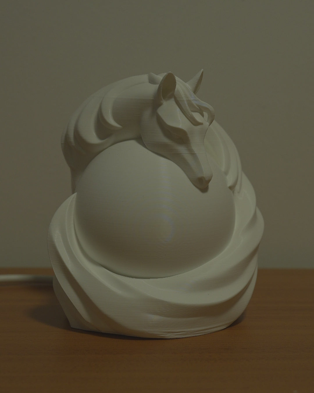 Video showing the horse lamp working.