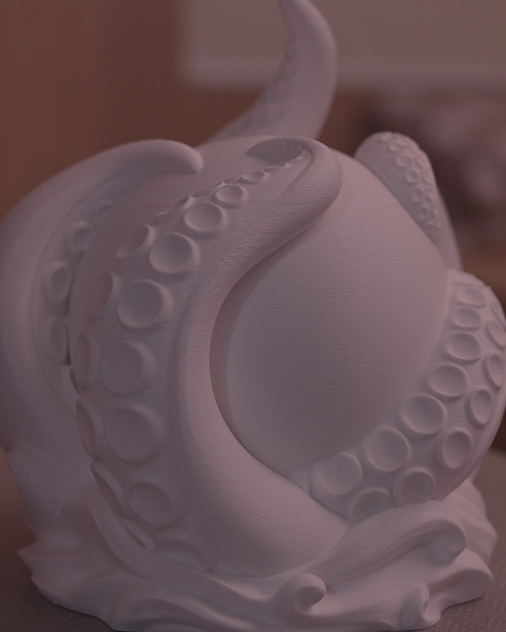Video showing the octopus lamp working.