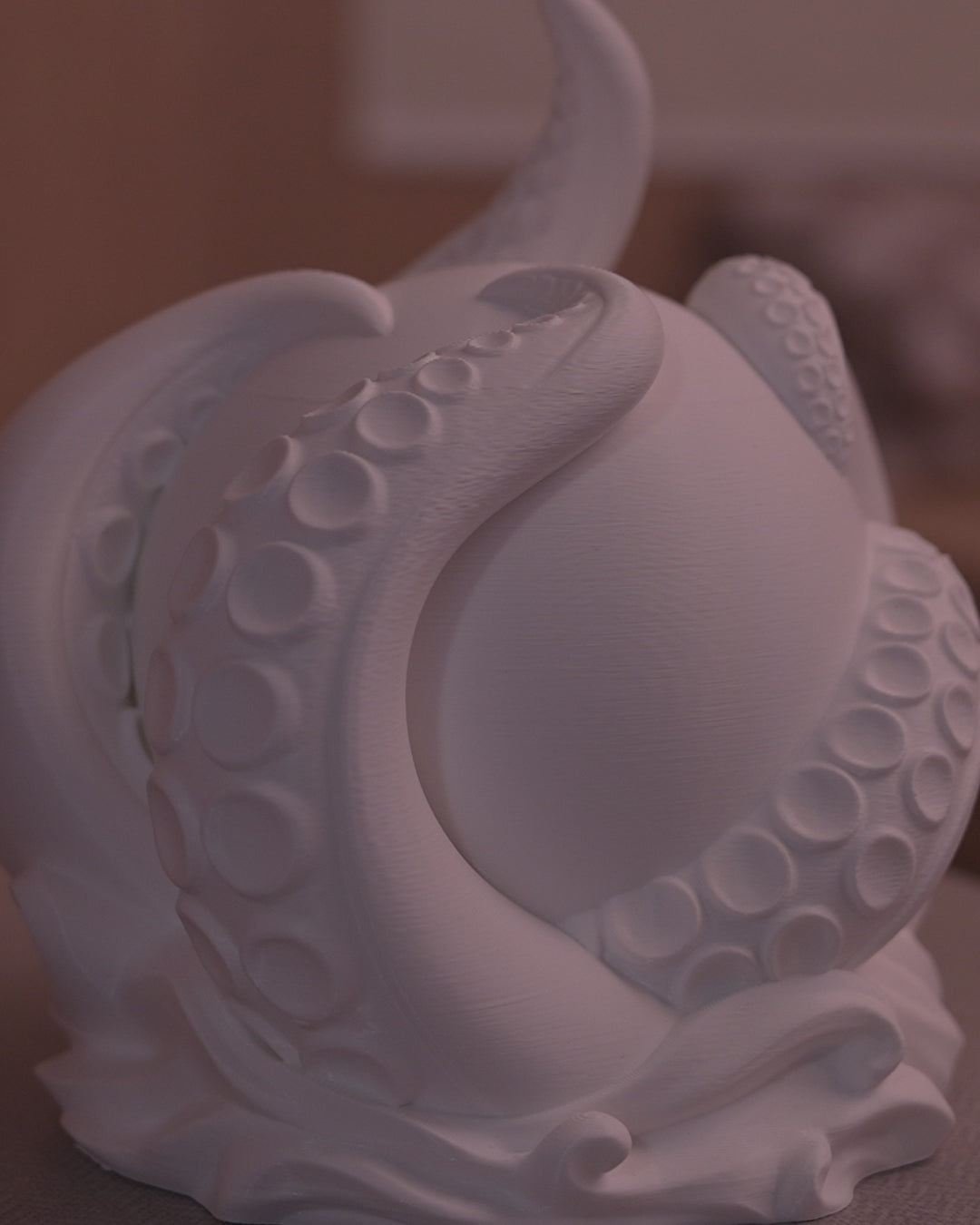 Video showing the octopus lamp working.