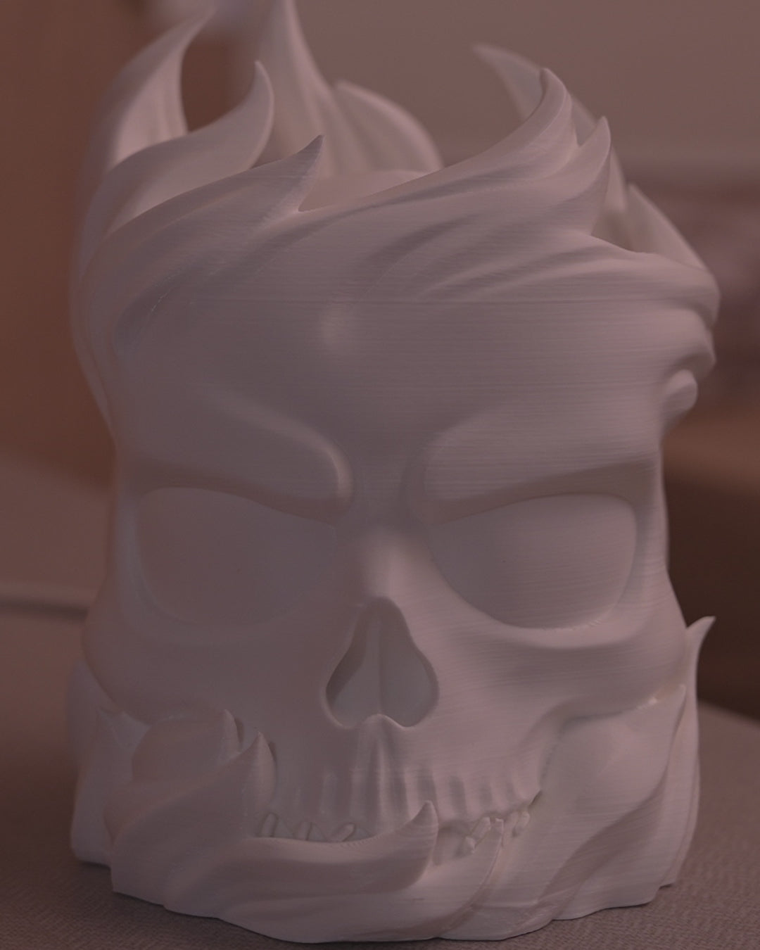 Video showing skull lamp working.